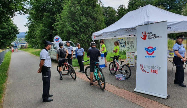 Cyklisté jsou v provozu ti nejohroženější. Preventivní akce je upozorňují na možná rizika