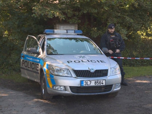Smrtelná zranění hledané ženě z Rovenska zřejmě někdo způsobil, policie případ řeší jako násilný trestný čin