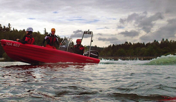 1000x1000-1498713587-vodni-zachranna-sluzba-ilustracni-foto