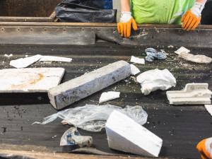 S barevným kontejnerem to teprve začíná