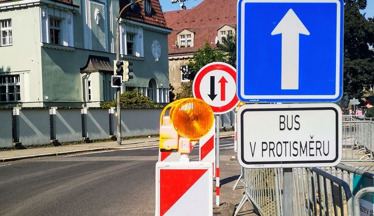 V Klášterní se sice ještě kope, k poliklinice ale už projedete