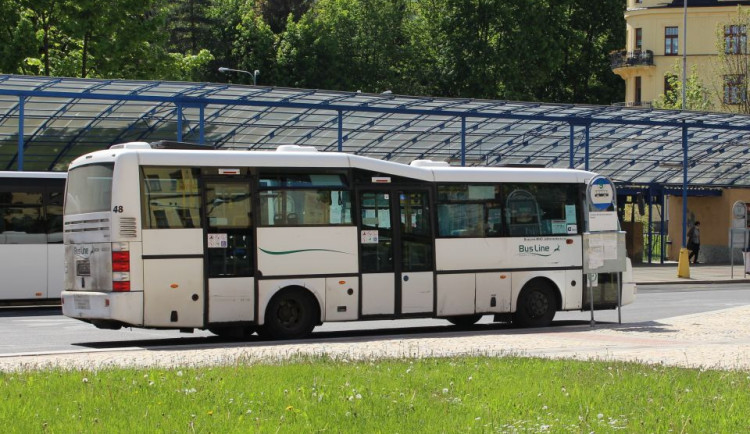 Jablonec zrušil zakázku na autobusového dopravce