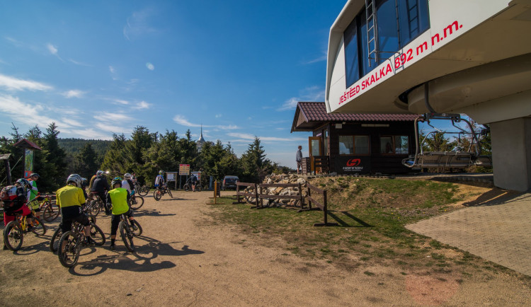 Nová sjezdovka má začínat u horní stanice lanovky Skalka