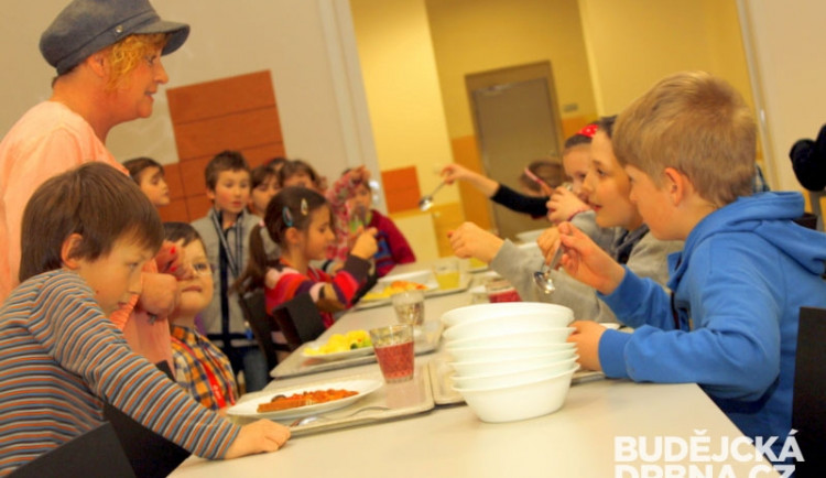 Do potravinové pomoci dětem se zapojí přes sedmdesát škol