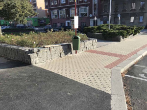 Lidem v Ruprechticích vadí z poloviny opravené náměstí. Další úpravy jsou v plánu, hájí se radnice