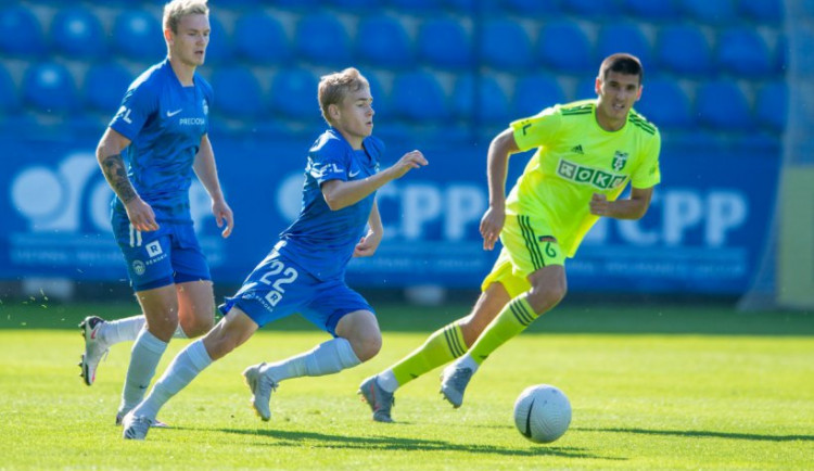 Slovan třetí výhru v řadě nepřidal, o vítězství přišel proti Karviné v samém závěru