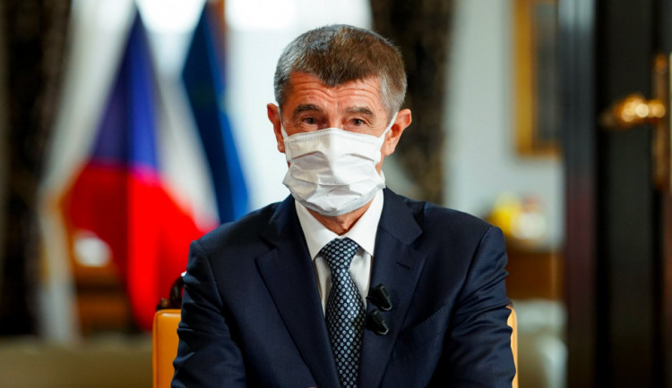 Babiš přiznal pochybení v létě a vyzval k nošení roušek