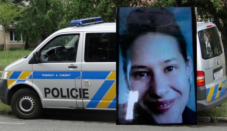 Mladá žena může být v ohrožení života, její auto našli u lesa