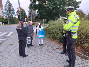 Policisté věnují viditelnosti chodců a cyklistů velkou pozornost