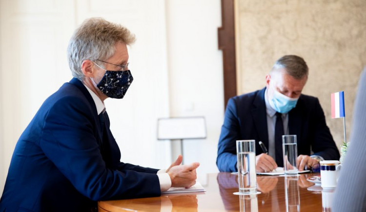 Výsledek může ledacos naznačit o volbě předsedy horní komory