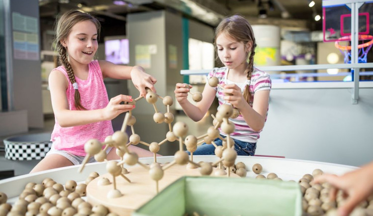 Výzva liberecké iQLANDIE chce zábavnou cestou učit techniku