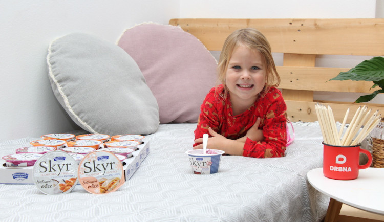 Islandská tradice v českých domovech. SKYR Bohušovické mlékárny zasytí, potěší a osladí vám den. A venku má novou zimní edici