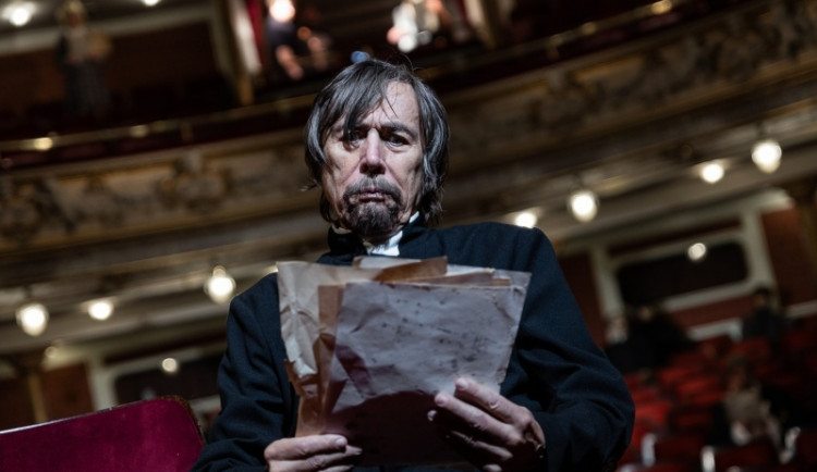 Lidé se mohou s Ladislavem Duškem rozloučit na louce před kapličkou U Obrázku