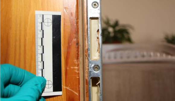 Osmkrát trestanému recidivistovi podala pomocnou ruku církev. Ve farnosti ukradl počítače i platební kartu