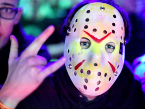 Drogy i množírny zvířat. Investigativní reportéři Klesnil a Fiala spouští internetovou televizi