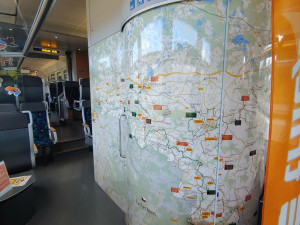 Die Länderbahn modernizuje flotilu vlaků. Nově nabízí wifi nebo velkorozměrovou mapu na toaletě