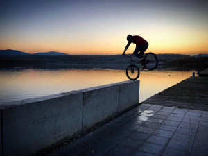 (NE)OBYČEJNÍ: Kluk z Hrádku, co se z přeskakování pařezu dostal mezi přední světové bikery