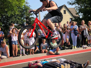 (NE)OBYČEJNÍ: Kluk z Hrádku, co se z přeskakování pařezu dostal mezi přední světové bikery