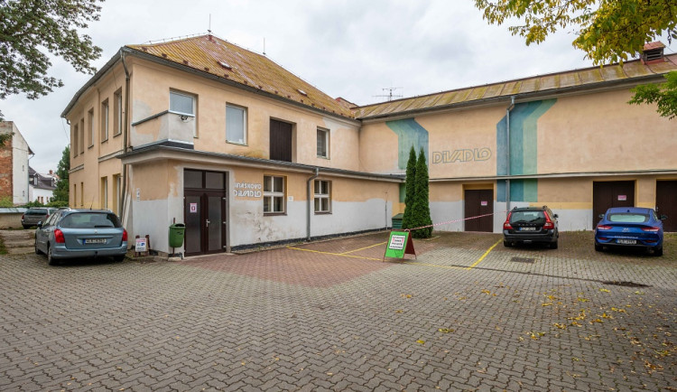 Odstartovala rekonstrukce Jiráskova divadla za více než 160 milionů korun