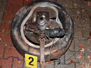 Ve smyku vylétl ze zatáčky, naboural dvě auta a způsobil škodu přes 113 tisíc korun