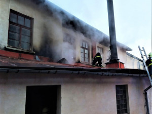 Pět jednotek hasičů zasahovalo u požáru kotelny v Pasekách nad Jizerou