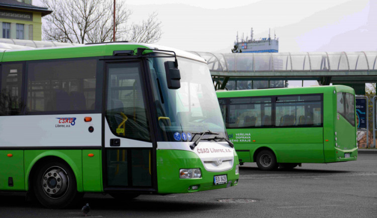 V Libereckém kraji ubylo s covidem pasažérů v regionální dopravě