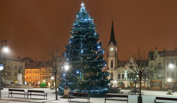 V Trutnově bude pět vánočních stromů. Na Krakonošovo náměstí se instaluje smrk příští týden ve čtvrtek