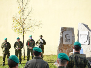 Pluk libereckých chemiků nově nese čestný název Oskara Strakoče