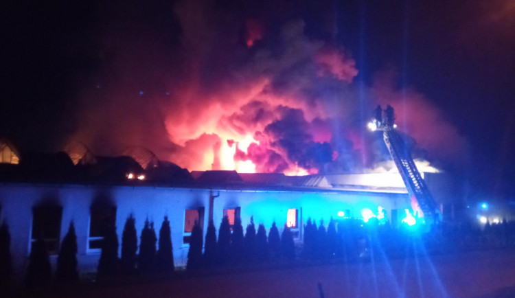 Požár v Roztokách u Semil