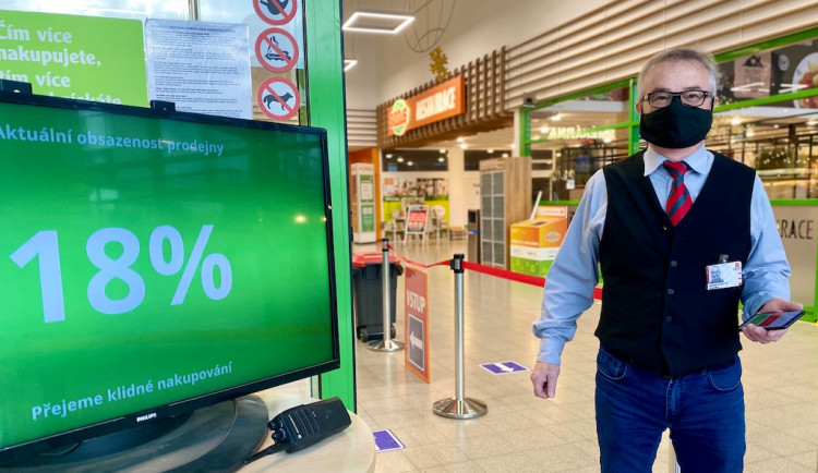 Globus v Liberci zavedl systém počítání zákazníků pro bezpečný a plynulý provoz