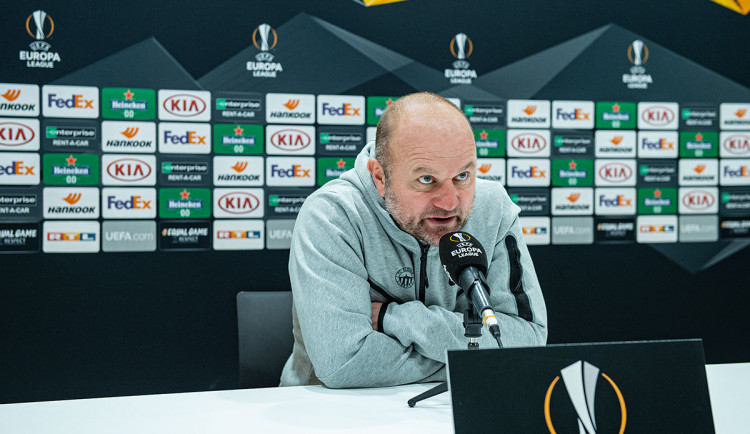 Slovan v derby kvůli úmrtí v rodině nepovede trenér Hoftych. Nahradí ho asistent Medýnský