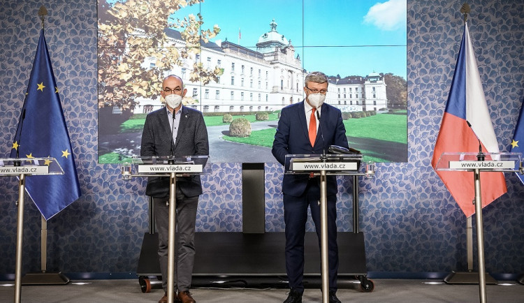 size4-16073612645854-241-blatny-pes-zustane-na-tretim-stupni-restaurace-vsak-budou-zavirat-v-osm-vecer-a-nesmi-prodavat-alkoh