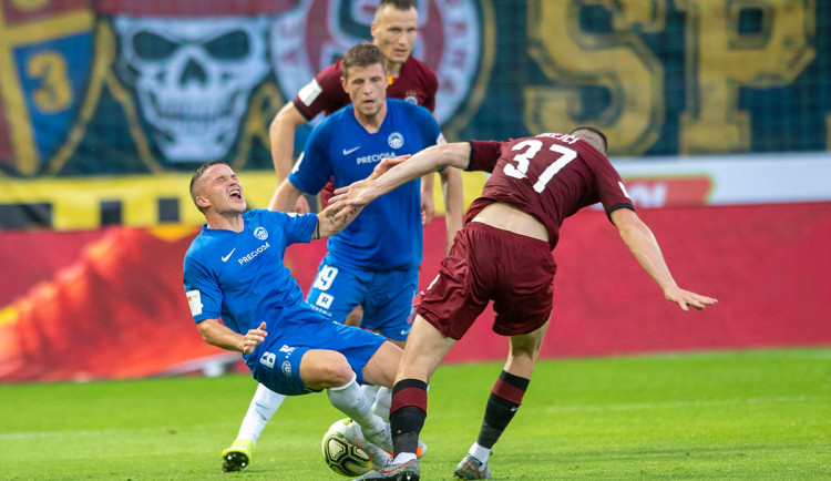 Ovlivněné finále poháru? Berbr volal rozhodčímu: Potřebuju politickou věc