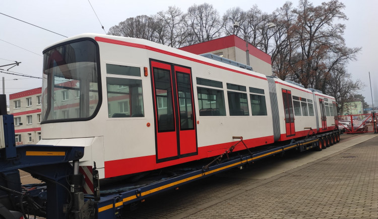 V dopravním podniku zmodernizují tramvaje pro německé Zwickau. První už je v Liberci