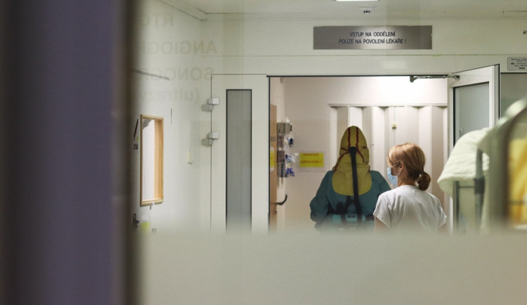 Nemocnice reaguje na případ zemřelého miminka. Komplikace měla matka, dítě se narodilo mrtvé