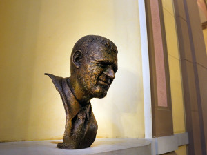 František Peterka doplnil Buriana. Na radnici mu odhalili bustu