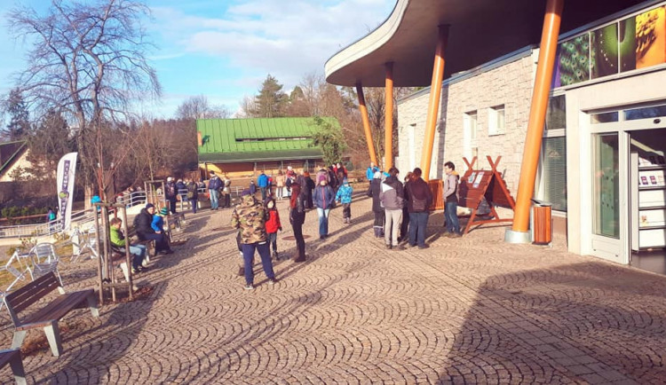 Zoo si na Štědrý den připravila kvíz a alespoň otevřený hlavní vchod