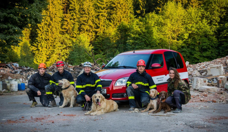 Úspěch libereckých kynologů. V anketě Hasič roku obsadili druhé místo