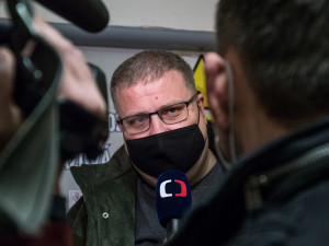 V Liberci začalo očkování zdravotníků. Podle lékařů je to světlo na konci tunelu