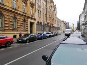 Podhorská je kvůli demontáži konstrukce uzavřená. Na neukázněné řidiče číhá policie