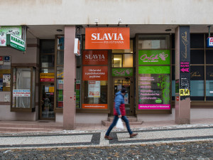 Centrum utápějící se v reklamách. Z Liberce by mohl začít mizet vizuální smog