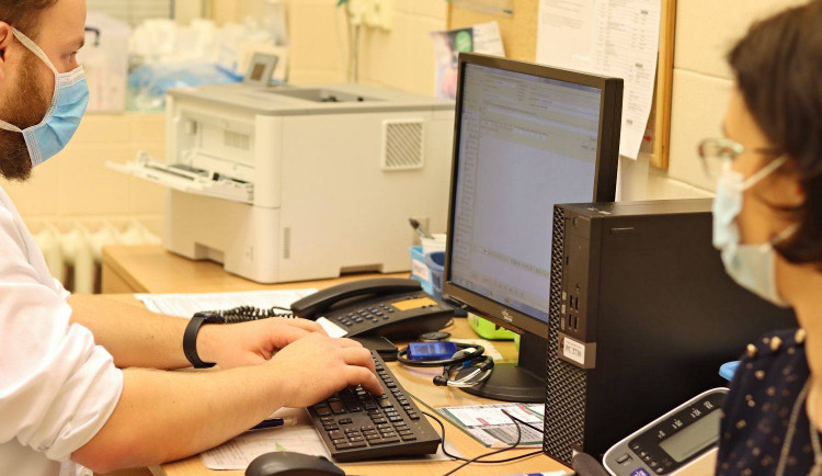 Liberecká nemocnice přišla kvůli covidu asi o 40 procent výkonů