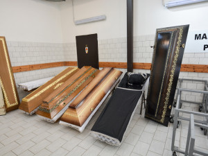 Krematorium má volné kapacity.  Z Ostravy převezou do Liberce ke zpopelnění desítky zemřelých