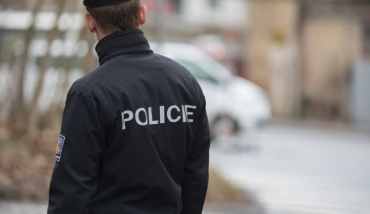 Dívka odešla z domova, pátrala po ní policie. Už je doma