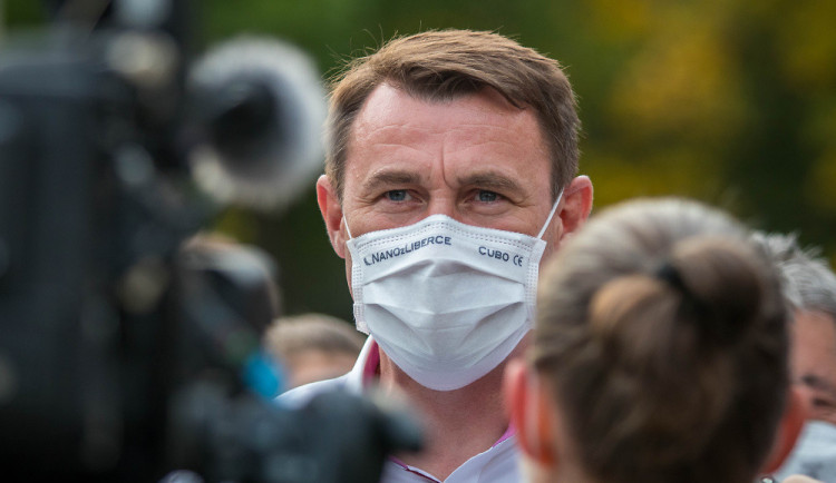 Liberecký hejtman Půta kritizuje nerovnoměrné rozdělování vakcín.