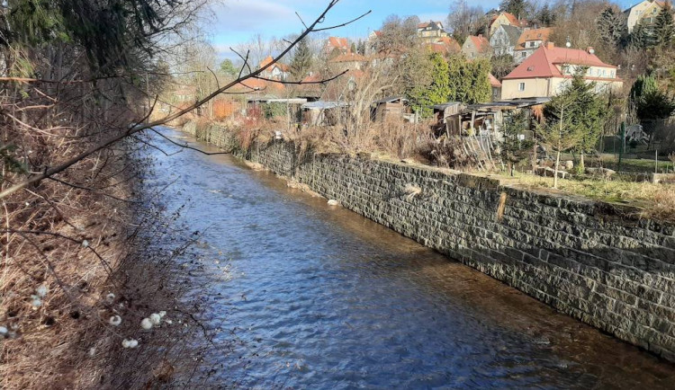 Protipovodňovému parku mají ve Wintrovce ustoupit zahrádky. Stáhnou se sem drogové závislí, vadí zahrádkářům
