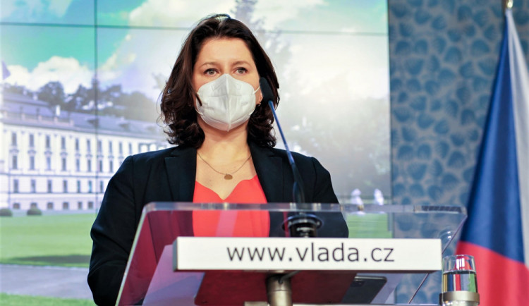 Ukolébá naštvané seniory přislib dalšího rouškovného?