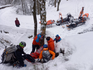 Horolezec spadl z ledu v nepřístupném terénu Velkého Štolpichu a zranil se. Pomohla Horská služba