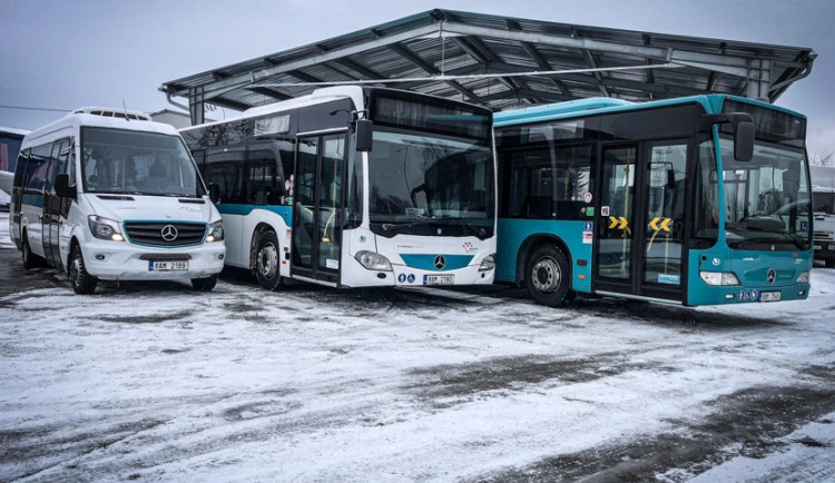 Změny v jízdních řádech i nové zastávky. V únoru vyjede v Jablonci nový dopravce