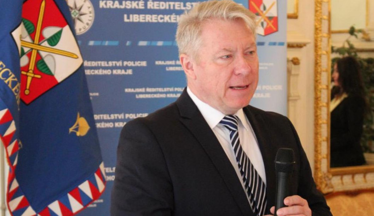 Účast na oslavě stála Vladislava Husáka křeslo. Policejní prezident ho odvolal z funkce ředitele liberecké policie